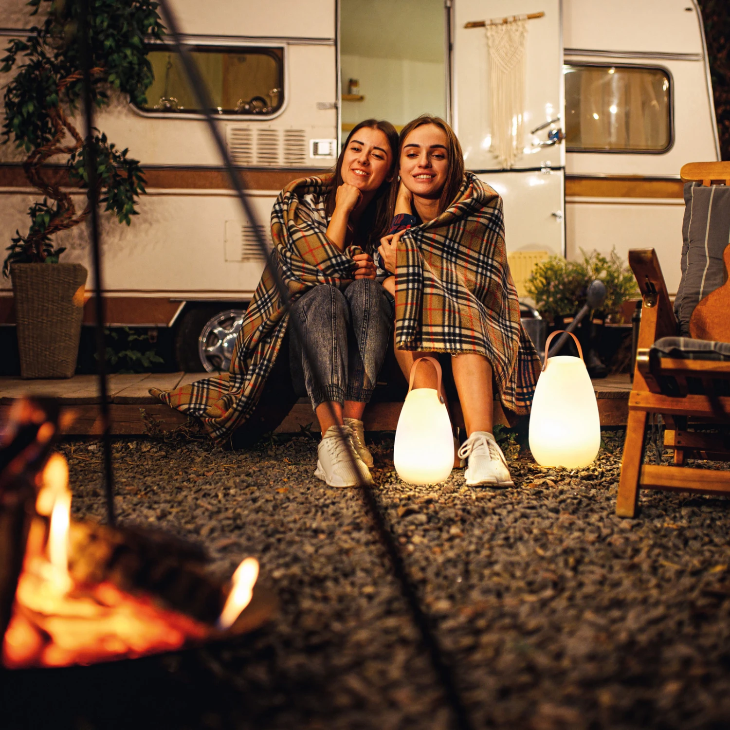 Lampe à Poser LED Ruby, Couleurs RVB, Ø 18 Cm 2 Lampe à Poser LED Ruby, Couleurs RVB, Ø 18 Cm – Image 2