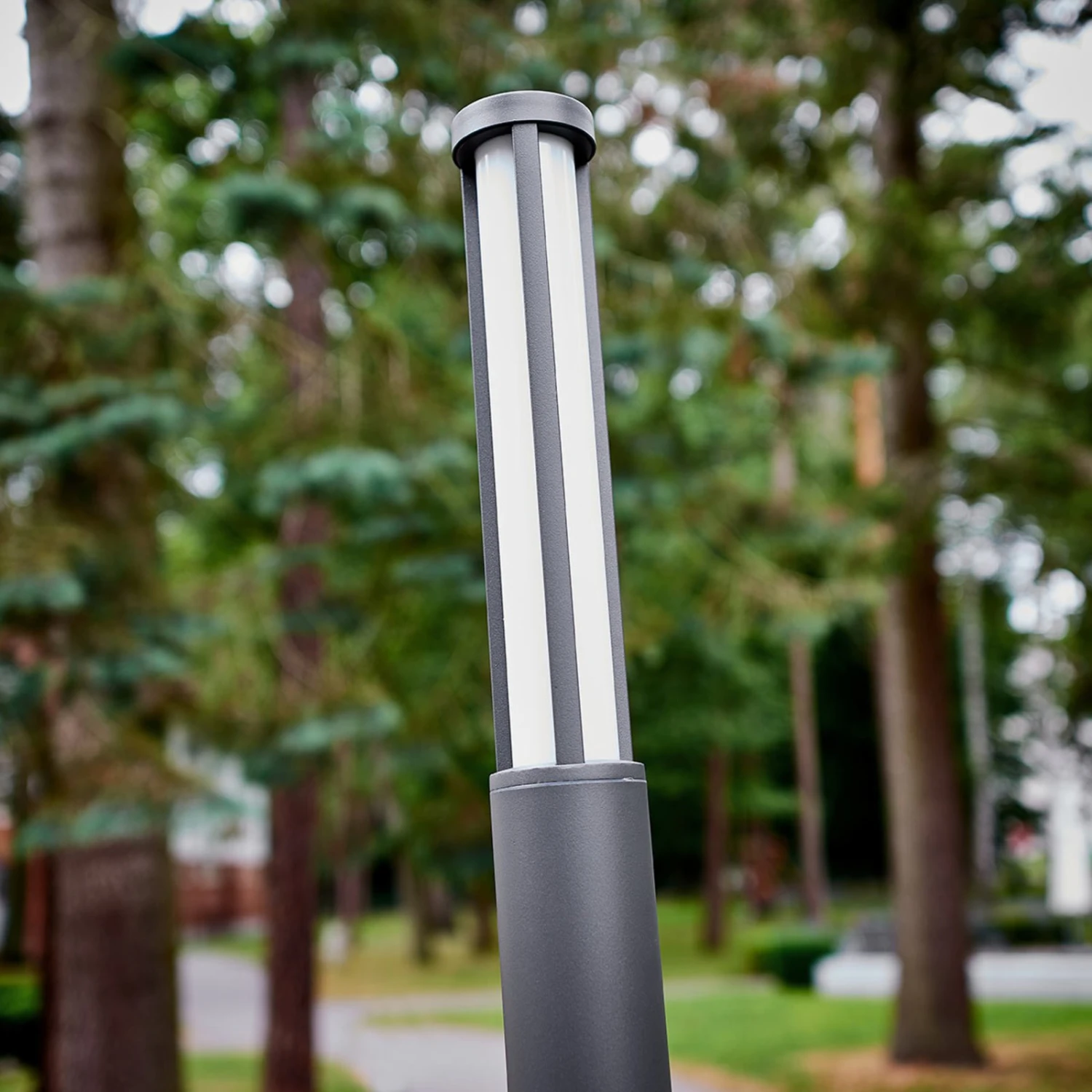 Lucande Lampadaire D'extérieur LED Sidny élancé Et Moderne 6 Lucande Lampadaire D'extérieur LED Sidny élancé Et Moderne – Image 6