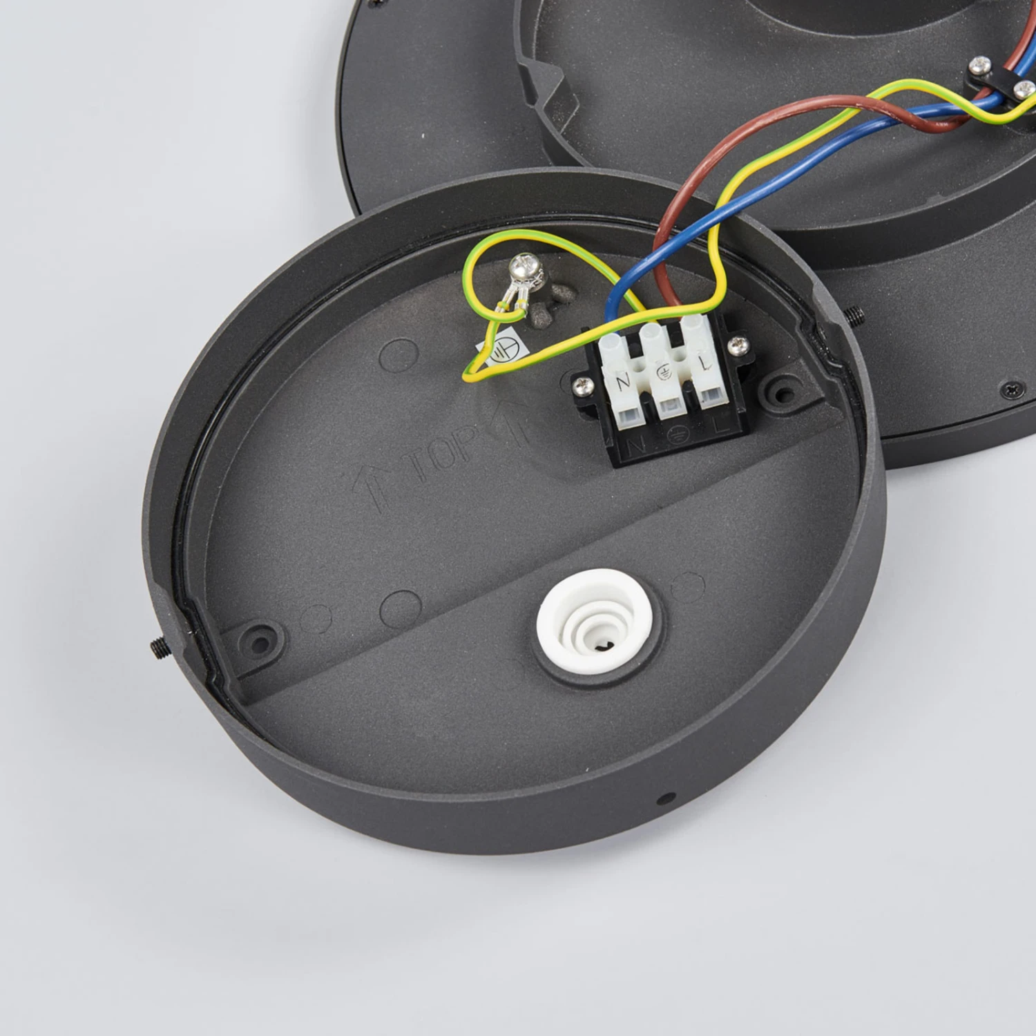 Lucande Plafonnier D'extérieur LED Malena à Capteur 9 Lucande Plafonnier D'extérieur LED Malena à Capteur – Image 9