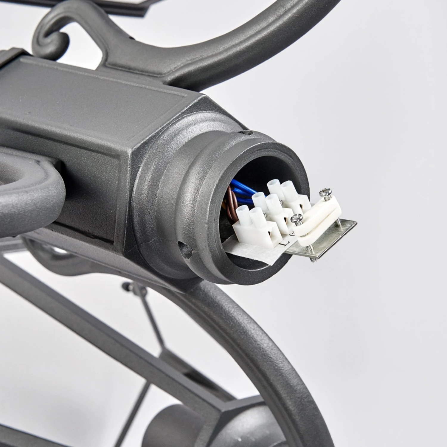 Candélabre Edana à 3 Lampes En Gris Graphite 6 Candélabre Edana à 3 Lampes En Gris Graphite – Image 6